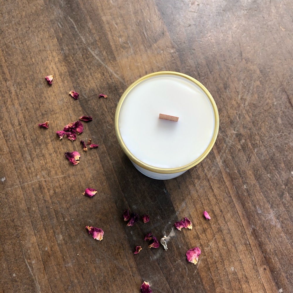 Rose candle 🌹 - Picture 3 of 3